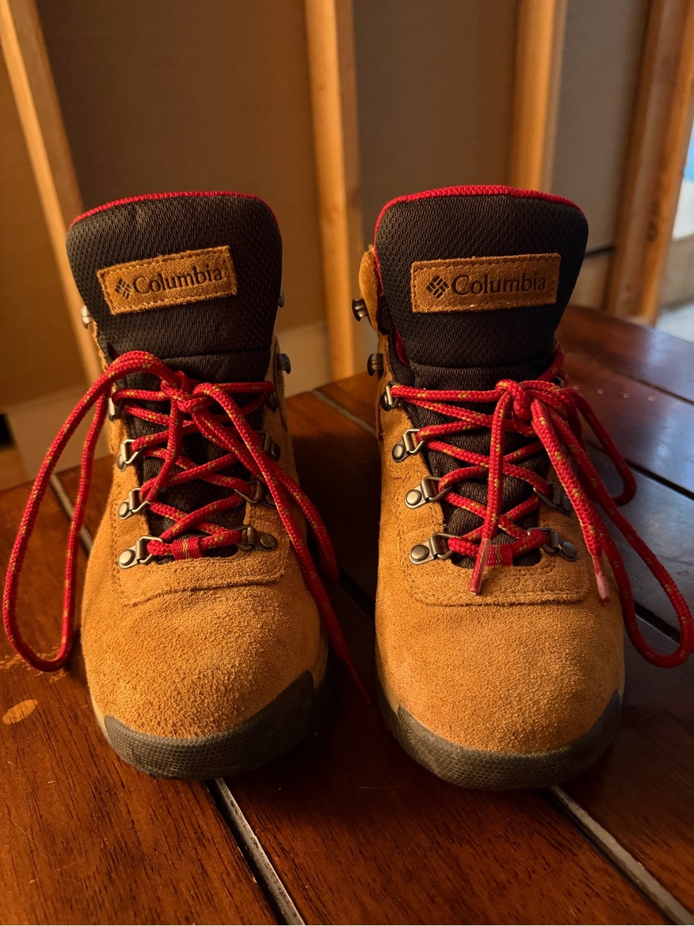 Columbia Tan Suede Hiking Boots with Red Laces - Picture 3 of 8